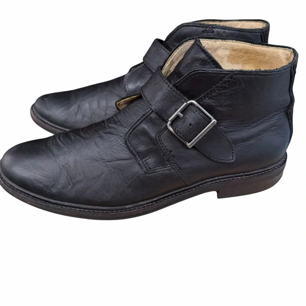 UGG Australia Black Leather Buckle‎ Ankle Boots – Size 9.5 Men